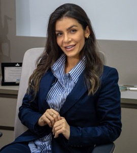 Dra. Julia Meneghetti